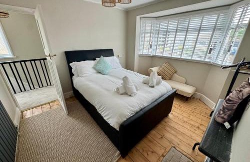 Mynyddbach Casa | Cosy 2 Bedroom Home with Parking near City Centre