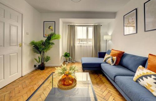 Stonnall Casa | Cosy 2 Bedroom Stay for 4 Guests Ample Parking and Fast WiFi Near NEC and Airport Special Deals Available!