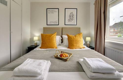 Stonnall Casa | Cosy 2 Bedroom Stay for 4 Guests Ample Parking and Fast WiFi Near NEC and Airport Special Deals Available!