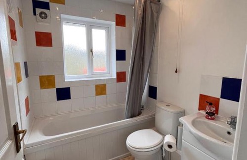 Brierley Hill Casa | Cosy 2 bedroomed semi detached house