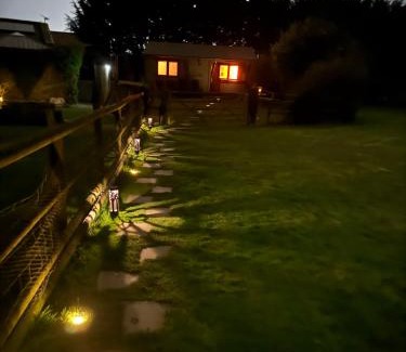 Fiddington Chalet De Esquí | Cosy 2 BR cabin on coast private hot tub ' Driftwood '