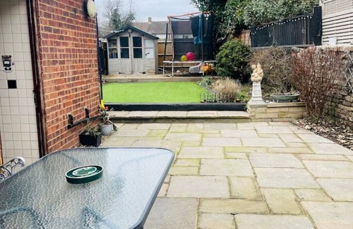 Waltham Cross Cabaña | Cosy 3-Bedroom Character Cottage in Historic Waltham Cross