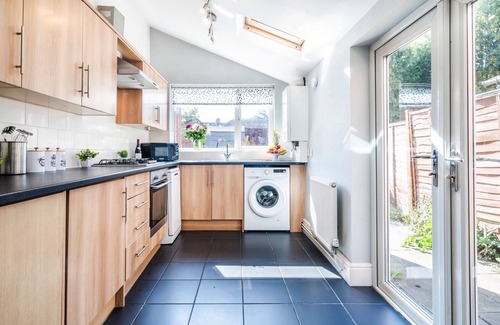 Bloxwich Casa | Cosy 4-Bed - Sleeps 7, Garden