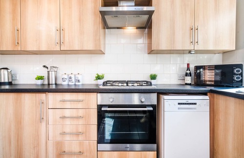 Bloxwich Casa | Cosy 4-Bed - Sleeps 7, Garden