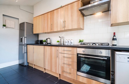 Bloxwich Casa | Cosy 4-Bed - Sleeps 7, Garden