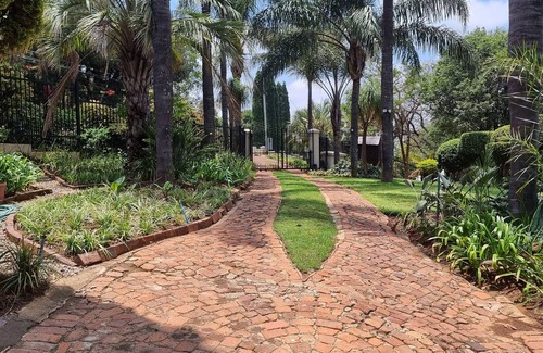 Waterkloof Casa | Cosy 4 bedroom family home in Waterkloof Pretoria