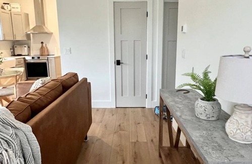 Snohomish Otro | Cosy and Quiet Farm Stay, Overlooking Horse Ranch.