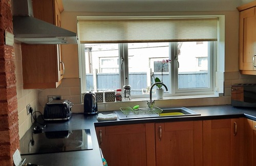 Irby Casa | Cosy and Stylish House on the Coast Near Liverpool