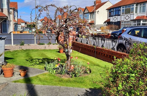 Irby Casa | Cosy and Stylish House on the Coast Near Liverpool