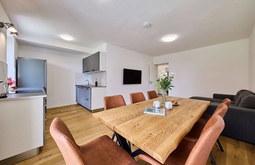 Svoboda nad Upou Apartamento | Bonito apartamento para 4 personas con WIFI, TV, terraza y mascotas permitida