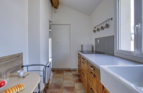 Le Beausset Apartamento | Hermoso apartamento para 4 personas con WIFI, A/C, TV, terraza, mascotas permitida y aparcamiento