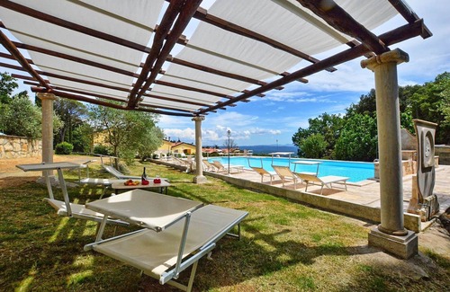 Monteverdi Marittimo Apartamento | Precioso apartamento para 8 personas con piscina