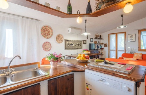 Paduledda Apartamento | Hermoso apartamento para 6 personas con A/C, WIFI, TV y terraza