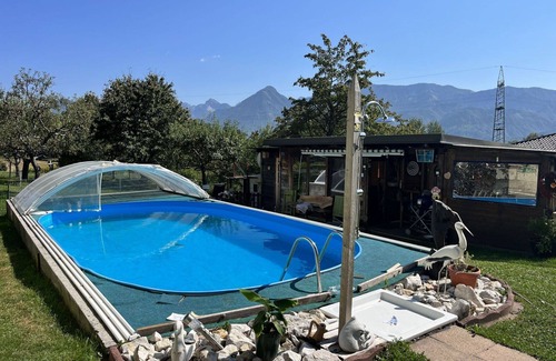 Rupertiberg Apartamento | Hermoso apartamento para 8 personas con WIFI, piscina, TV, patio y mascotas permitida