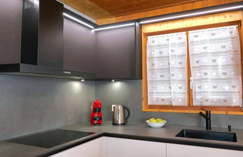 Blenio Apartamento | Acogedor apartamento para 4 personas con WIFI, TV, patio y mascotas permitida