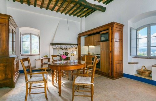Stigliano Apartamento | Bonito apartamento para 10 personas con WIFI, TV, patio, mascotas permitida y vista panorámica