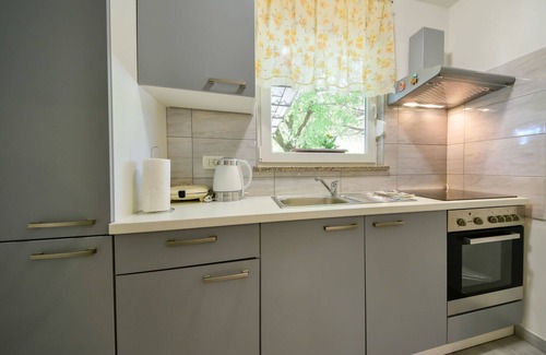 Mihotici Apartamento | Acogedor apartamento para 2 personas con A/C, WIFI, TV y terraza
