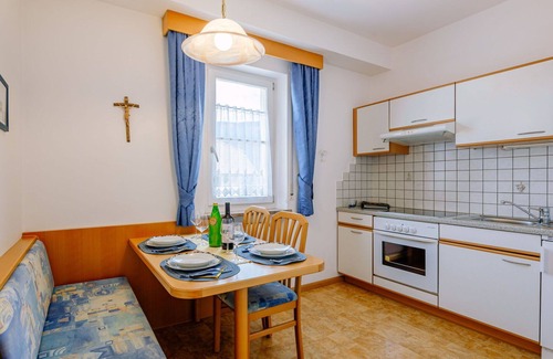 Andriano Apartamento | Bonito apartamento para 2 personas con WIFI, piscina, TV y patio