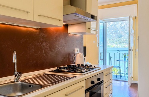 Claino Con Osteno Apartamento | Bonito apartamento para 4 personas con WIFI, TV y balcón