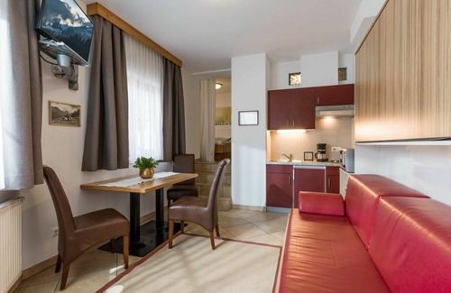 Stummerberg Apartamento | Hermoso apartamento para 4 personas con piscina, WIFI, TV, balcón y mascotas permitida