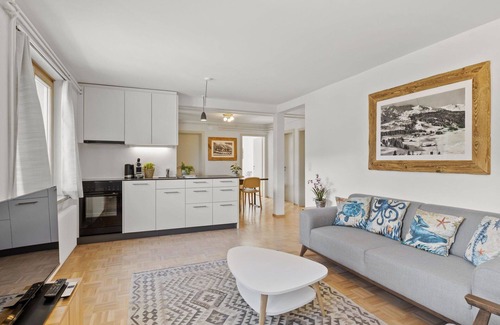 Parpan Apartamento | Bonito apartamento para 4 personas con WIFI, TV y balcón