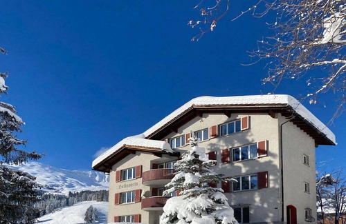 Parpan Apartamento | Bonito apartamento para 4 personas con WIFI, TV y balcón