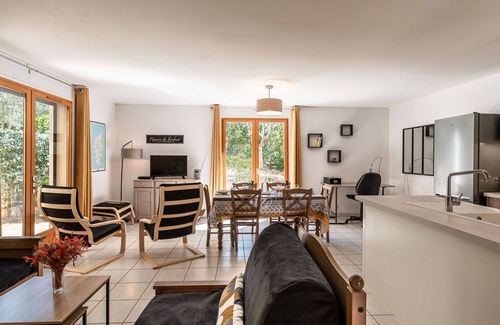 Lozari Apartamento | Precioso apartamento para 6 personas con A/C, WIFI, piscina, TV y patio