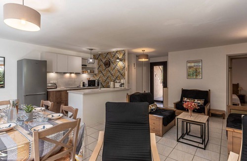 Lozari Apartamento | Precioso apartamento para 6 personas con A/C, WIFI, piscina, TV y patio
