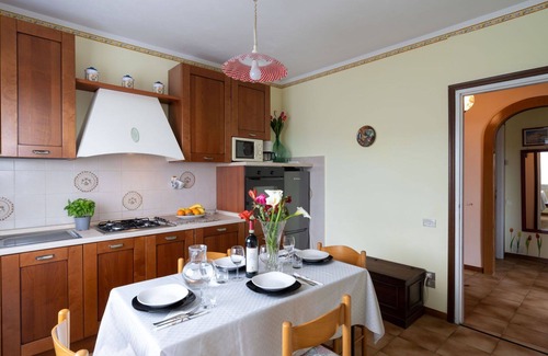 Dolcedo Apartamento | Acogedor apartamento para 6 personas con WIFI, piscina, TV y patio