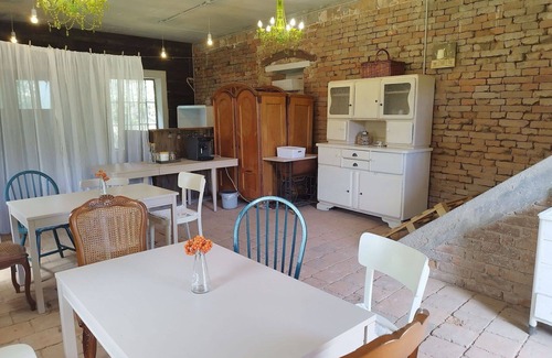Lukavice Apartamento | Hermoso apartamento para 6 personas con piscina, WIFI, TV y patio