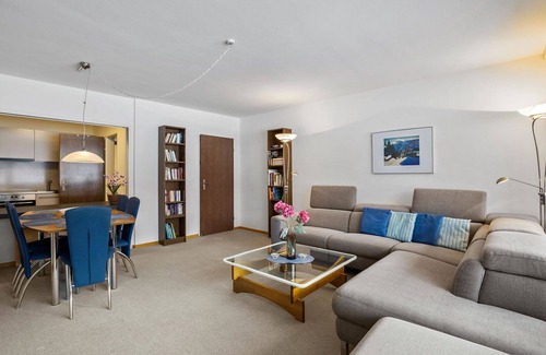 Parpan Apartamento | Bonito apartamento para 6 personas con WIFI, TV y balcón