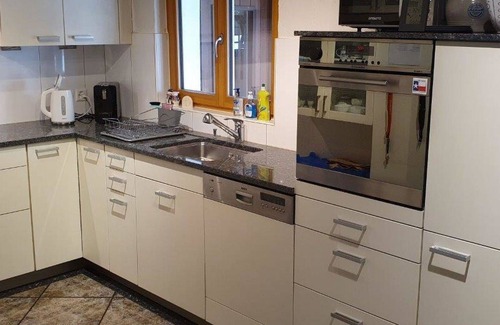 Valbella Apartamento | Acogedor apartamento para 7 personas con WIFI, TV, balcón y mascotas permitida