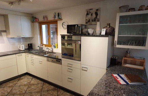 Valbella Apartamento | Acogedor apartamento para 7 personas con WIFI, TV, balcón y mascotas permitida