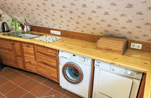 Wanna Apartamento | Acogedor apartamento para 3 personas con jacuzzi, WIFI, TV, balcón y vista panorámica