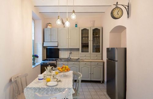 Pietrabruna Apartamento | Acogedor apartamento para 4 personas con TV y terraza