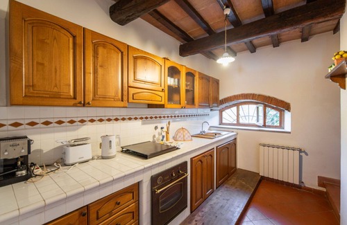 Montebonello Apartamento | Acogedor apartamento para 8 personas con WIFI, piscina, TV, mascotas permitida y vista panorámica