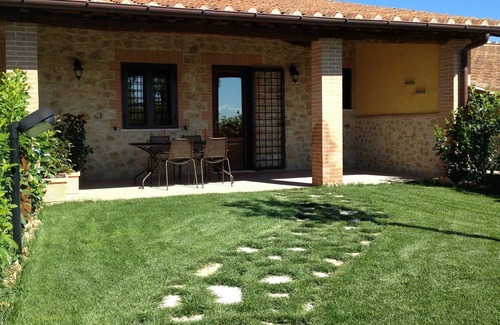 Montoro Villa | Bonito apartamento en villa con jacuzzi, piscina, WIFI, TV, vista panorámica y aparcamiento