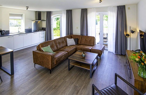 Municipality of Hellevoetsluis Casa | Bonito apartamento en villa para 4 personas con WIFI, piscina, TV y aparcamiento