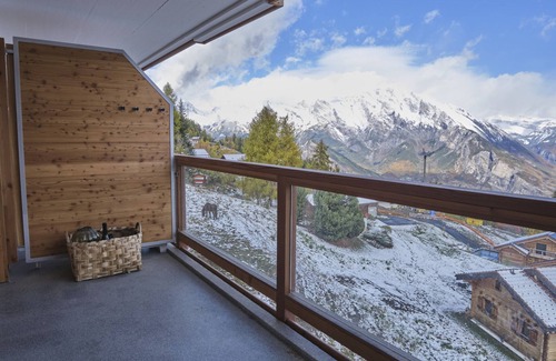 Riddes Apartamento | Cosy Apartment in the Centre of Town With Views and Parking