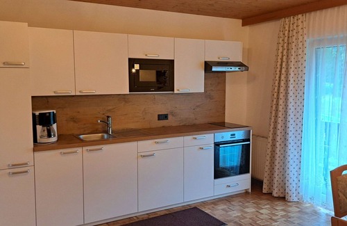Oberwang Villa | Precioso apartamento en villa para 5 personas con WIFI, TV y balcón