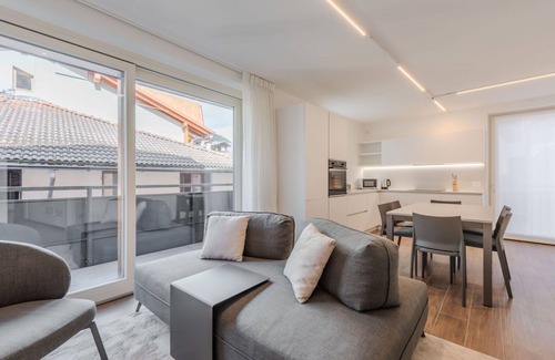 Pinzolo Villa | Precioso apartamento en villa para 6 personas con WIFI, TV y balcón