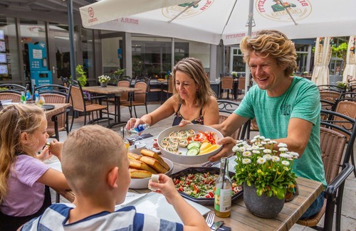 Belfeld Casa | Bonito apartamento en villa para 6 personas con piscina, WIFI, TV y terraza