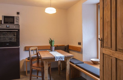 Kauns Villa | Precioso apartamento en villa para 3 personas con WIFI y patio