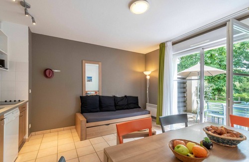Saumur Casa | Hermoso apartamento en villa para 6 personas con piscina, internet, TV, terraza y mascotas permitida