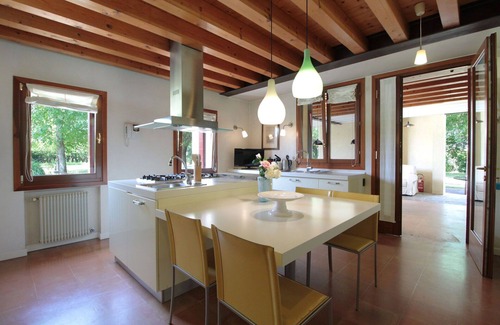 Silea Casa | Hermoso apartamento en villa para 4 personas con piscina, A/C, WIFI y patio