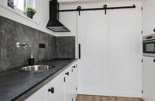 Woudsend Casa | Hermoso apartamento en villa para 4 personas con WIFI y patio