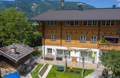 Lofer Apartamento | Cosy apartment on farm near ski lift in Lofer
