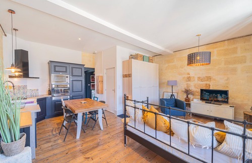 Bordeaux Sud Apartamento | Cosy apartment two minutes from the train station!