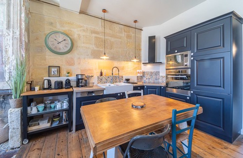 Bordeaux Sud Apartamento | Cosy apartment two minutes from the train station!