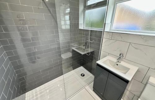 Kirk Sandall Casa | Cosy bungalow Branton Doncaster near Yorkshire wildlife park and doncaster centre